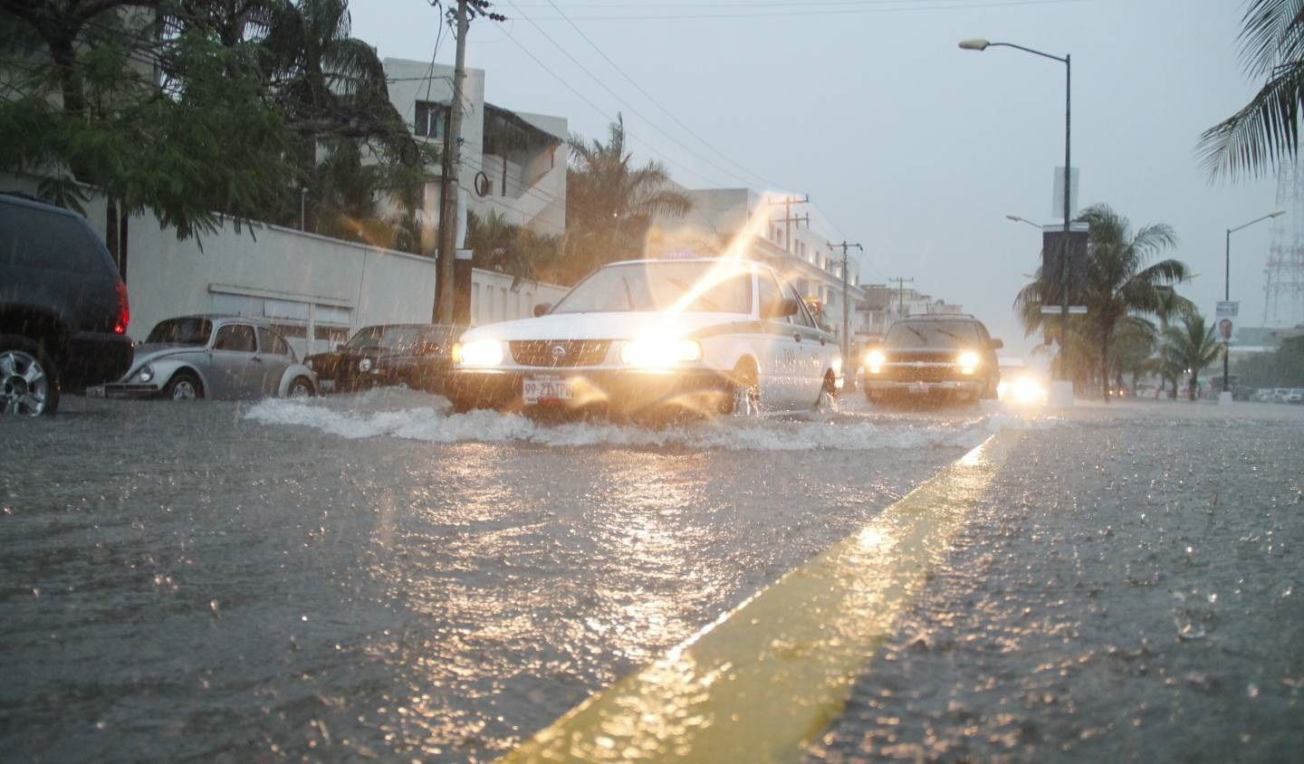 Declaran zona de desastre a siete municipios de Quintana Roo