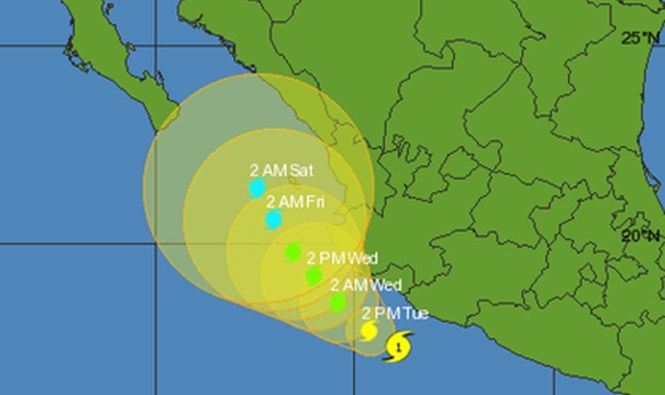 Huracán ‘Carlos’ no tocará territorio mexicano