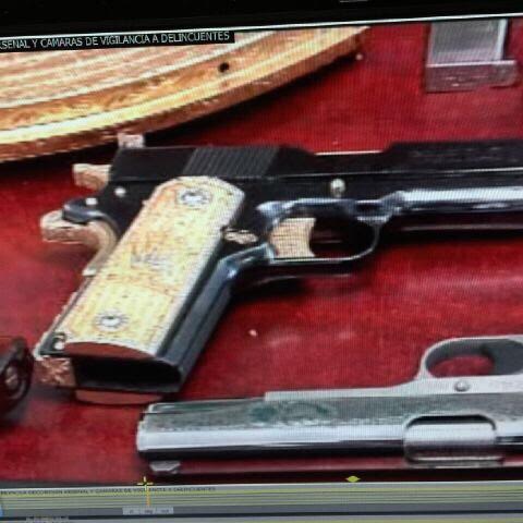 Decomisan armas hechas de oro en Tamaulipas