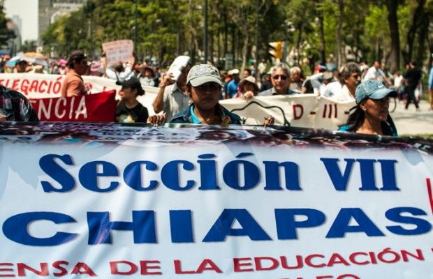 Periodista herido en enfrentamiento de maestros y policías en Tuxtla Gutiérrez