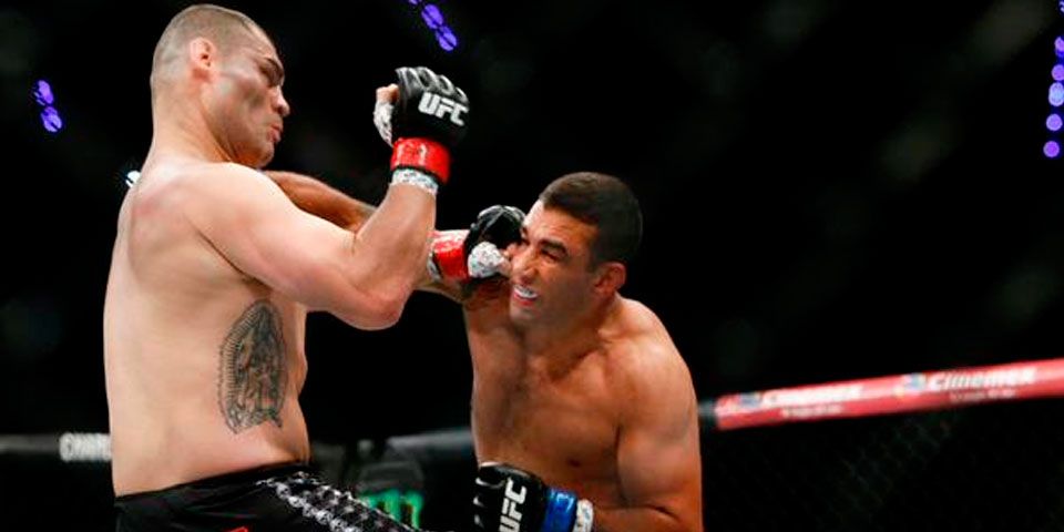 Caín Velázquez pierde título ante Fabricio Werdum