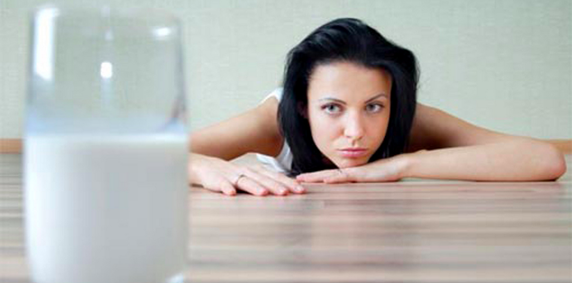 Cómo controlar la intolerancia a la lactosa