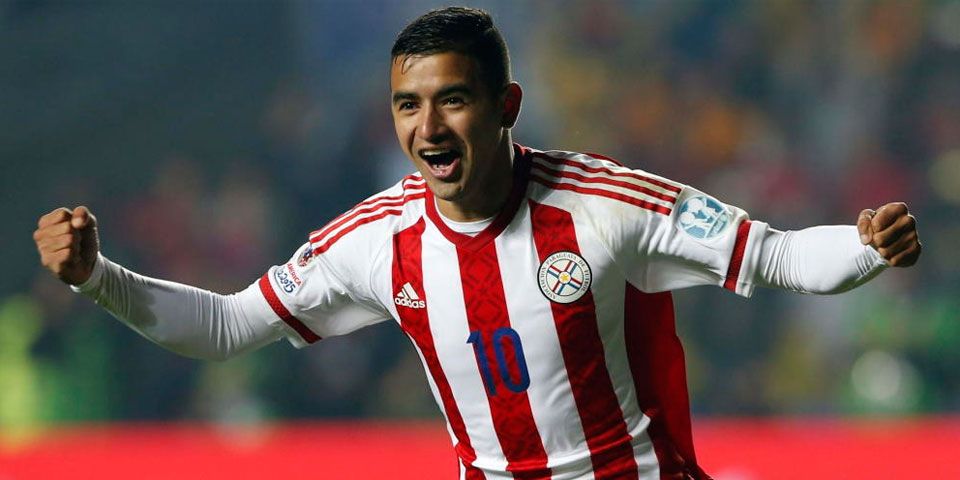 Muere tío de paraguayo tras verlo marcar penal decisivo