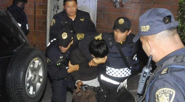 Detienen a 10 por vandalizar camionetas en Coapa