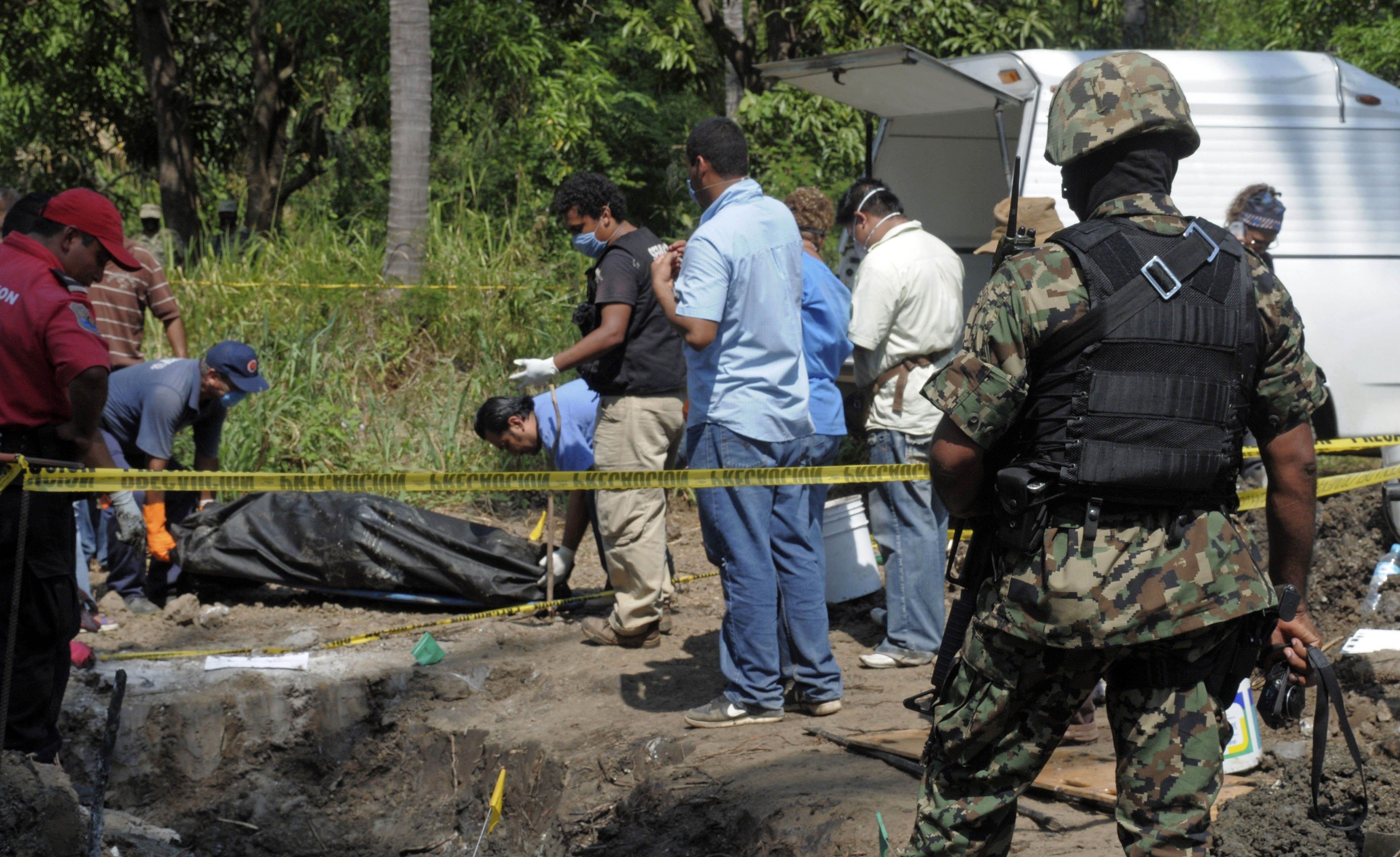 PGR creará registro nacional de fosas clandestinas