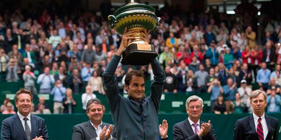 Federer gana su octavo Abierto de Halle