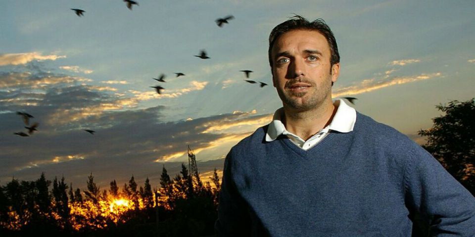 Batistuta busca un trasplante de tobillo