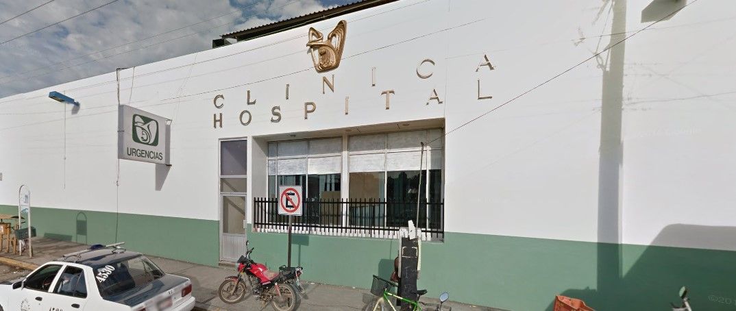 Da a luz en la calle. Hospital le negó el ingreso