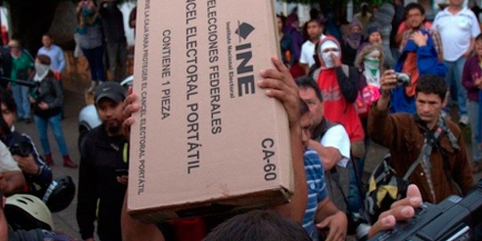Mueren dos esperando turno para votar