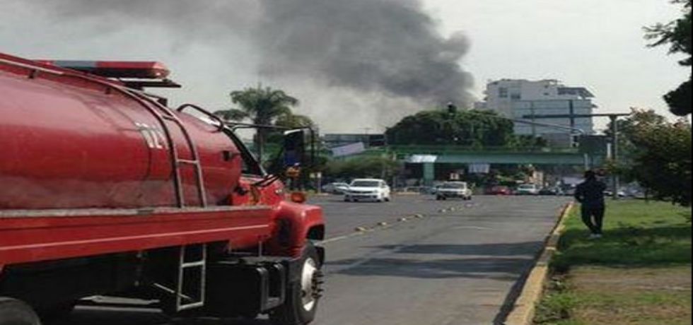 Atienden incendio en departamento de la colonia Narvarte