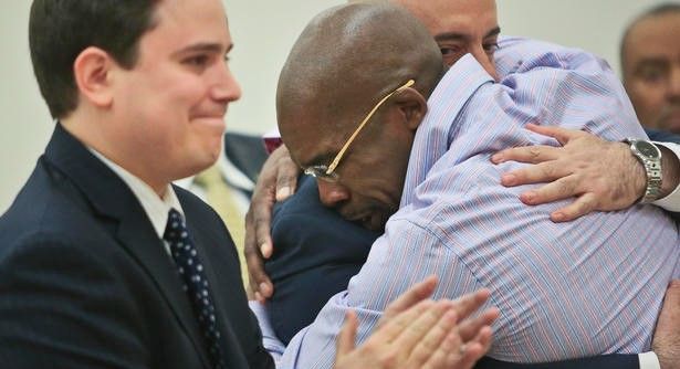 Lo indemnizarán tras 25 años de cárcel por un crimen que no cometió