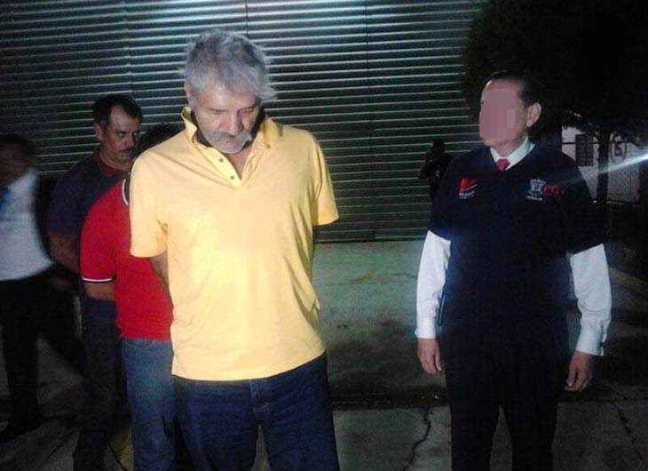 Mireles permanecerá en prisión, sus 70 seguidores tienen derecho a fianza - MIRELES-DETENIDO