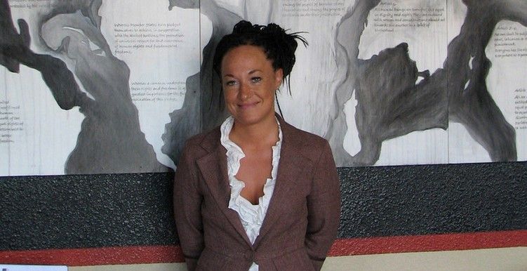 Activista contra el racismo miente sobre su origen &eacute;tnico