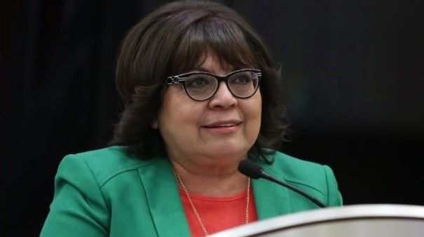 Busca sancionar memes y es víctima de ellos