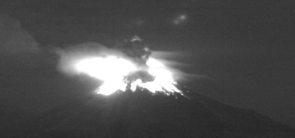 Volcán de Colima registra fuerte explosión