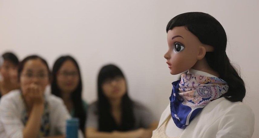 Primer profesora robot da clase en China Primer profesora robot da clase en China