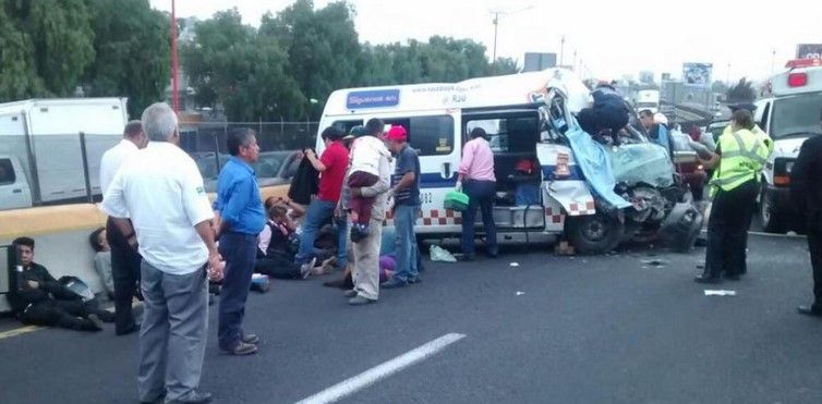 Al menos 2 muertos por accidente en la México-Pachuca