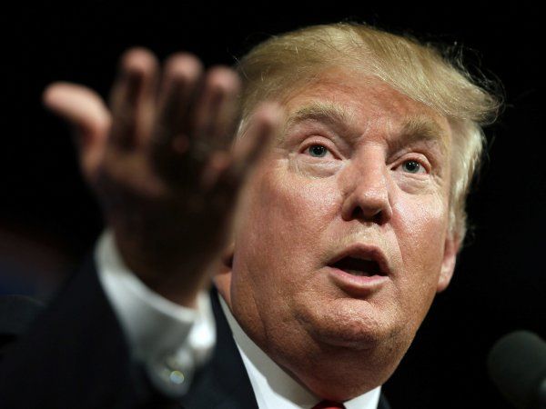 Donald Trump critica nuevamente a los medios Donald Trump critica nuevamente a los medios