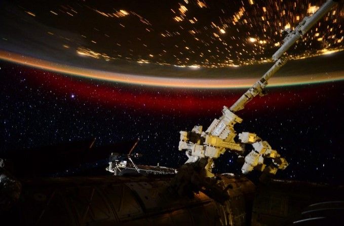 Video: aurora boreal roja vista desde el espacio Video: aurora boreal roja vista desde el espacio