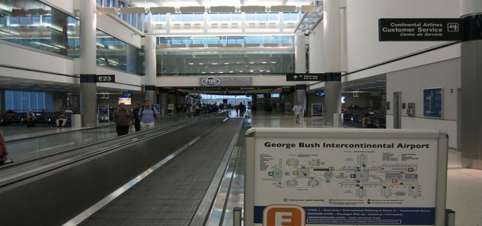 Cancelan decenas de vuelos en Texas por tormenta Bill Cancelan decenas de vuelos en Texas por tormenta Bill