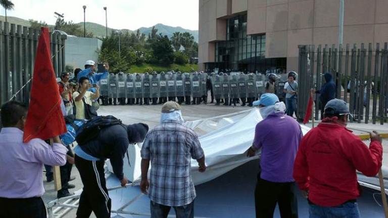 Más de 600 computadoras dañadas por la CETEG en Chilpancingo