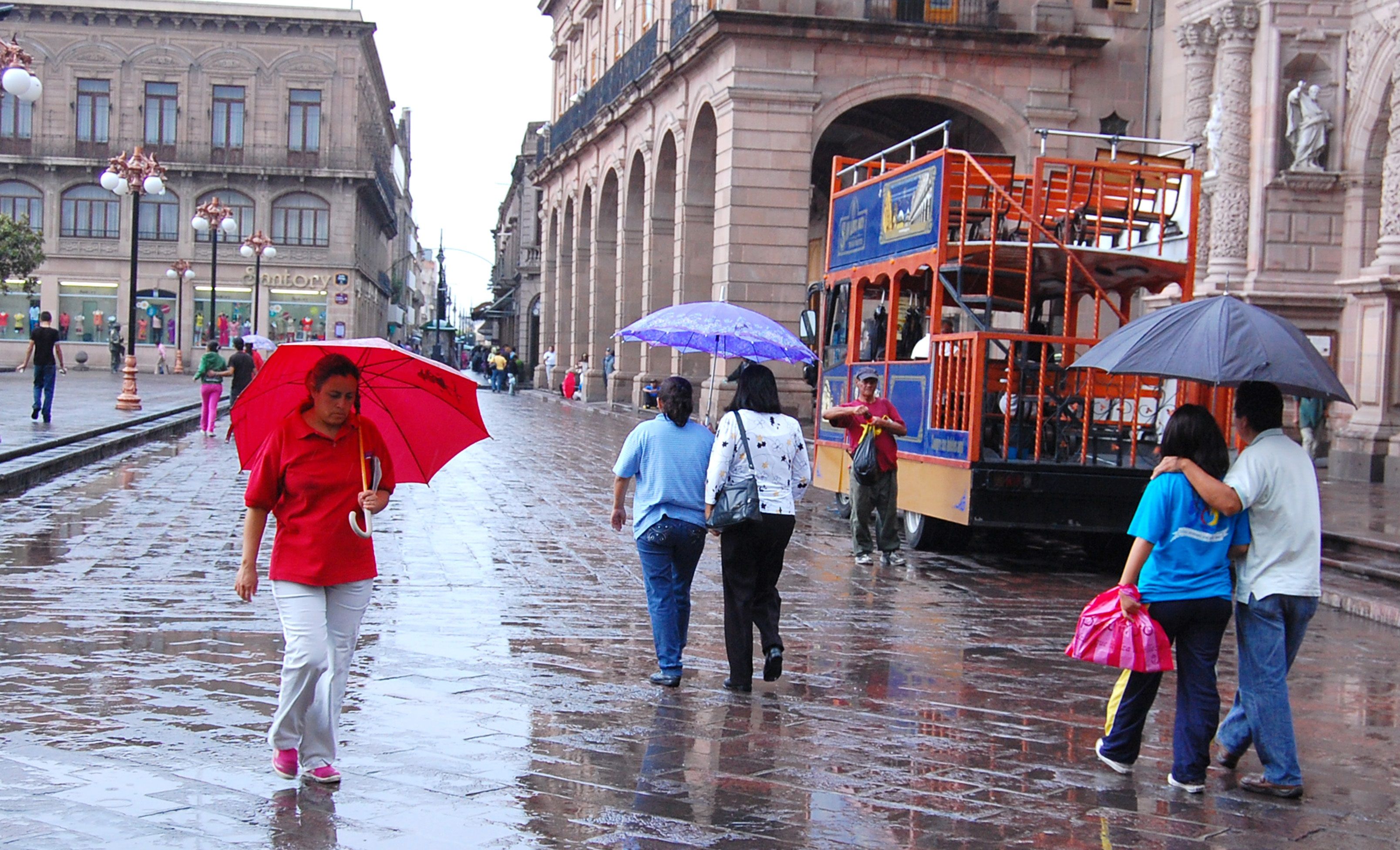 Se esperan lluvias con actividad eléctrica en el Valle de México
