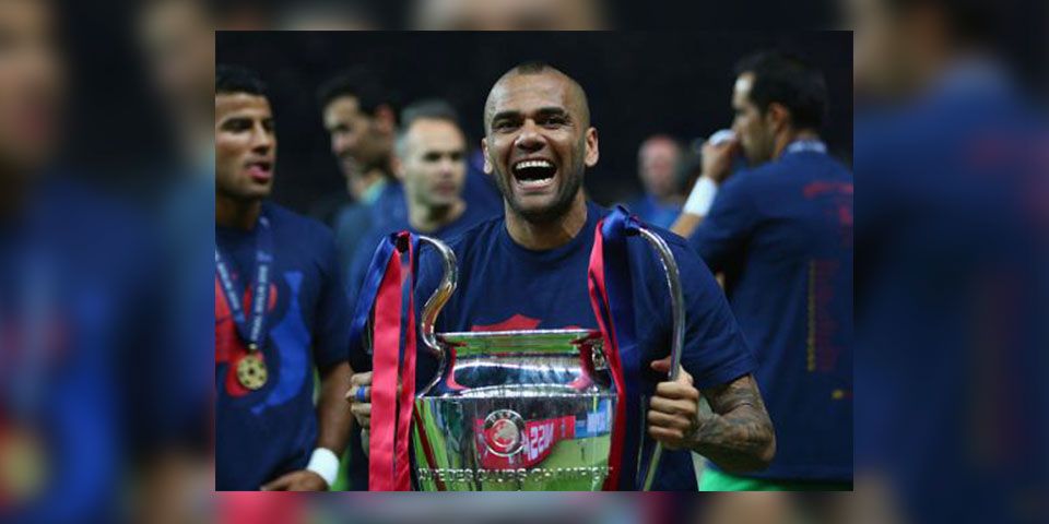 Dani Alves se queda en el Barcelona