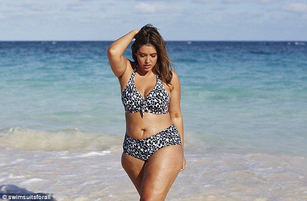 Video: modelo muestra su cuerpo al “natural” Video: modelo muestra su cuerpo al “natural”