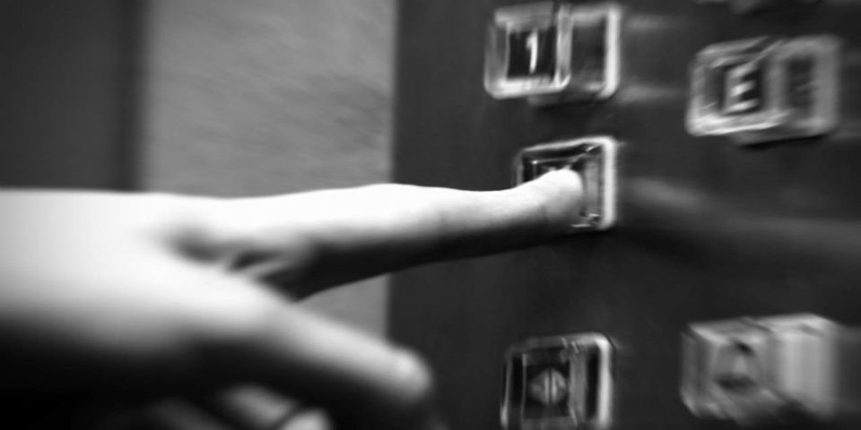 Seleccionados se quedan atrapados en un elevador