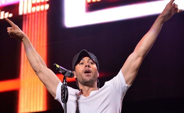 Enrique Iglesias se recupera del accidente con dron Enrique Iglesias se recupera del accidente con dron