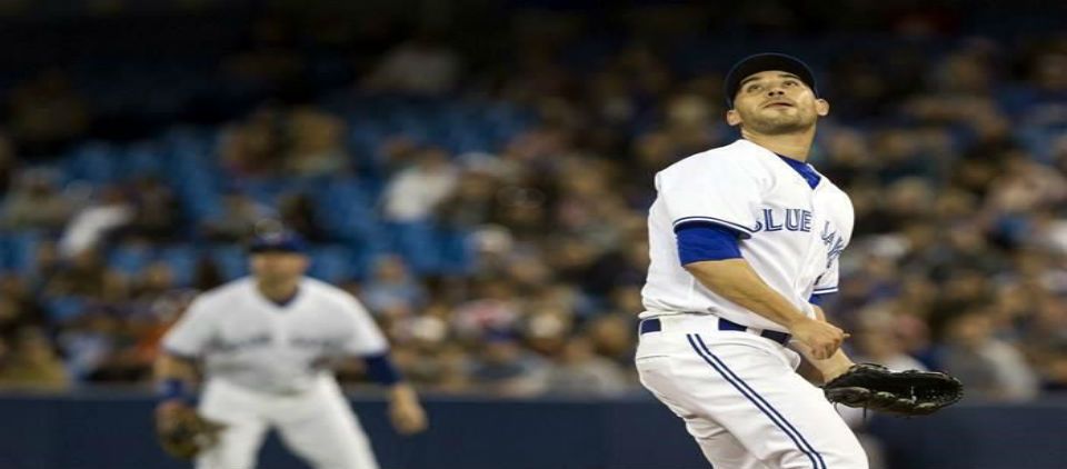 Estrada cerca de juego sin hit en triunfo de Azulejos