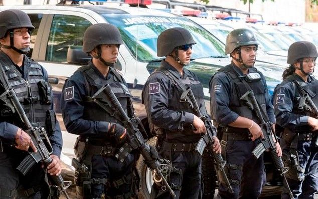 Detienen a 4 presuntos secuestradores en Nuevo Laredo Detienen a 4 presuntos secuestradores en Nuevo Laredo