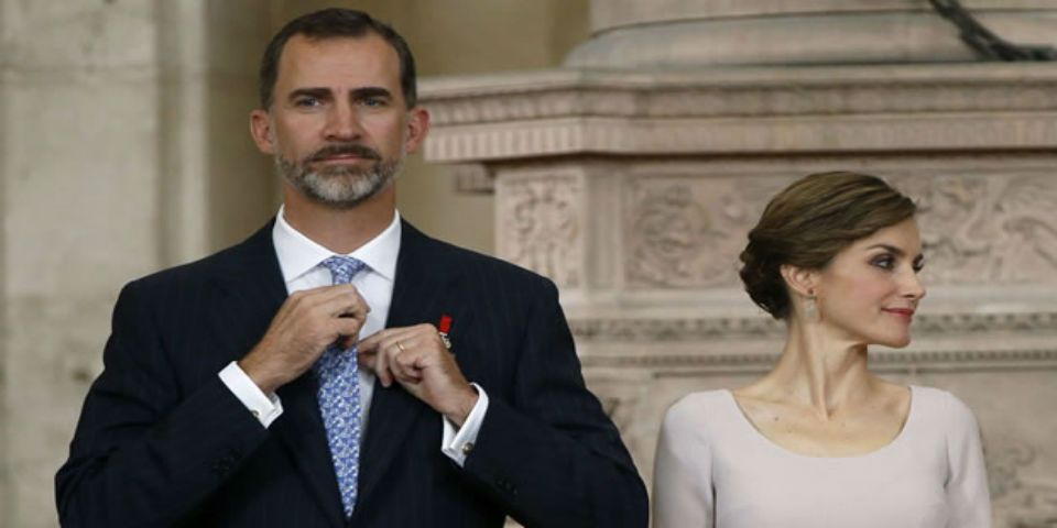 Los senadores no podrán tomarse seflies con los reyes