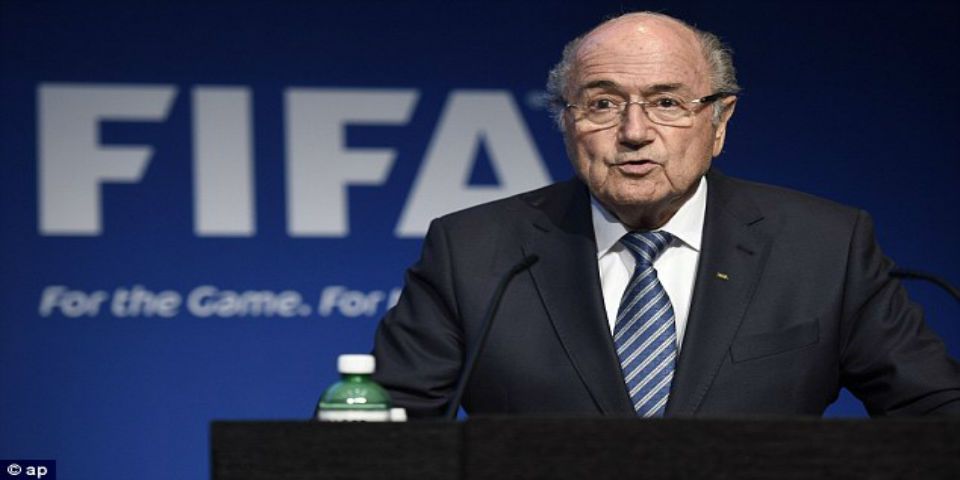 Blatter renuncia a la FIFA