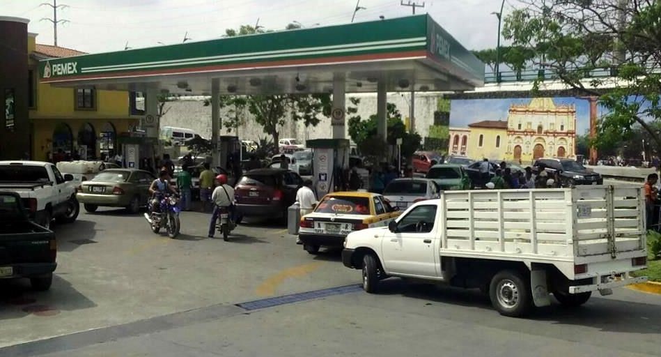 SNTE toma el control de 14 gasolineras de Chiapas
