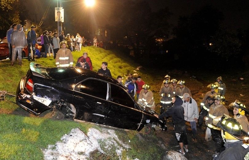 Granizo en el DF afectó a viviendas, autos y árboles