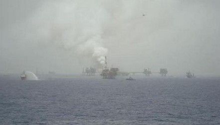 Incendio en plataforma de Pemex, no hay heridos Incendio en plataforma de Pemex, no hay heridos