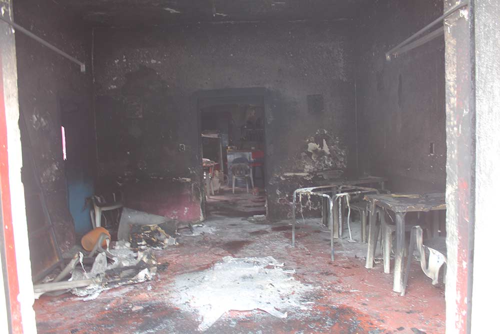 Grupo armado incendia bar y a dos personas en Morelos