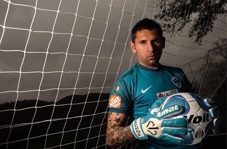 Portero de Monterrey desea buena suerte a Tigres