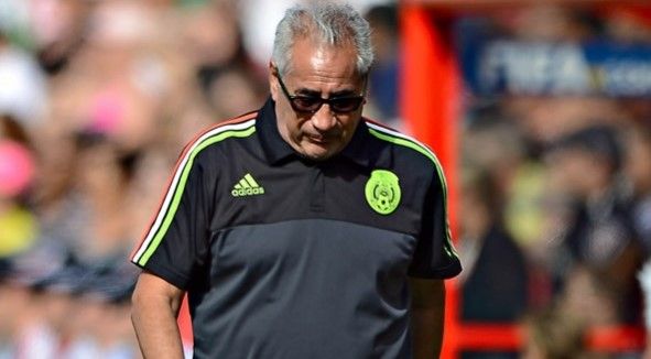 Jugadoras del Tri piden salida de Leonardo Cuéllar