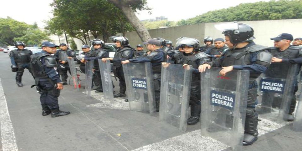 Maestros llegan a SEGOB