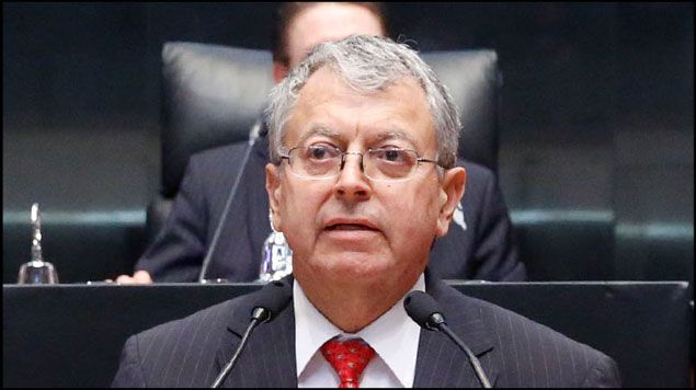 Homenaje a Manuel Camacho en el Senado Homenaje a Manuel Camacho en el Senado