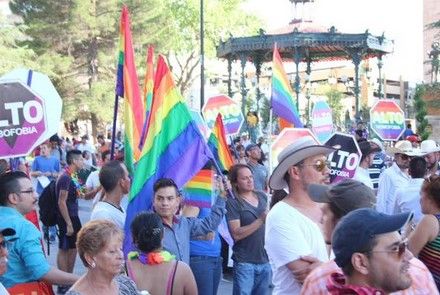 'Inclusión LGBTTT ya no es opcional para empresas': especialistas - marcha-gay-chihuahua3