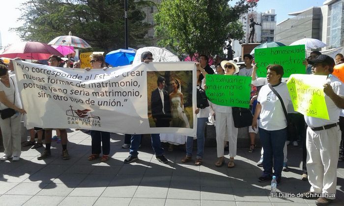 Sacerdotes toman Congreso de Chihuahua contra matrimonios homosexuales