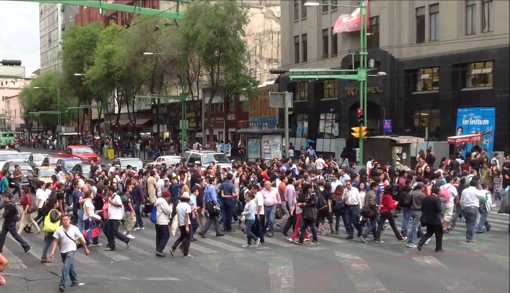 Crecen robos por carteristas en Eje Central y Madero