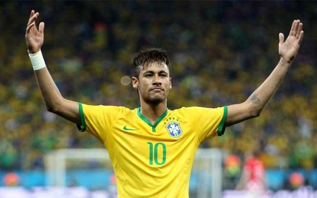 Video: Neymar anota desde atrás de la portería