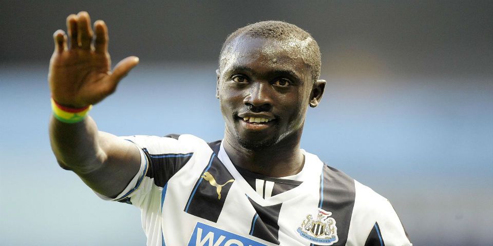 Papiss Cisse deja a su novia para casarse con su otra pareja