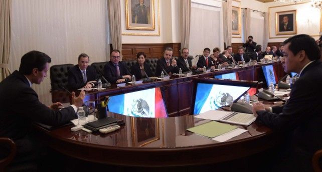 EPN pide a su gabinete que acelere implementación de reformas