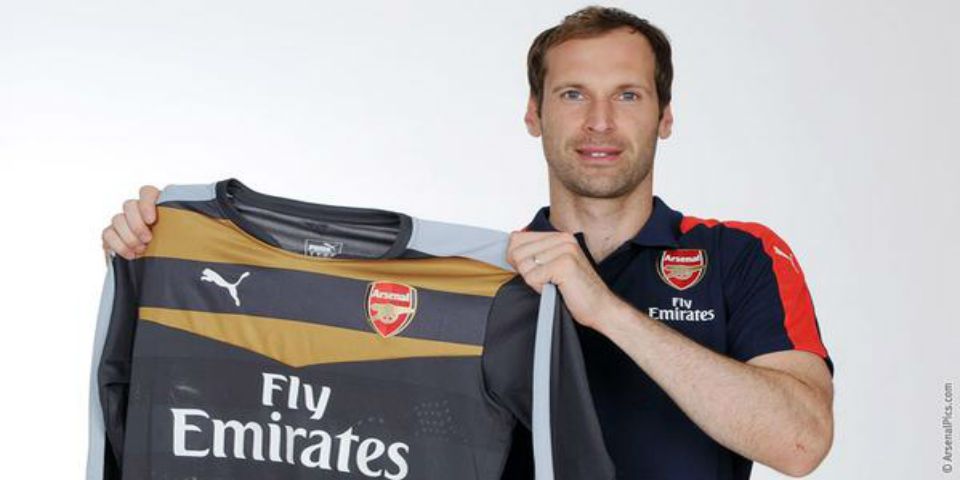 Petr Cech ya es nuevo jugador del Arsenal