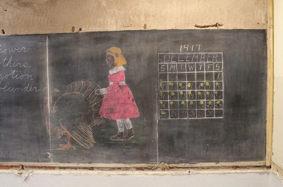 Encuentran pizarrones con lecciones de hace 100 años Encuentran pizarrones con lecciones de hace 100 años